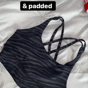 BRAND NEW lululemon sports bra, perfect condition